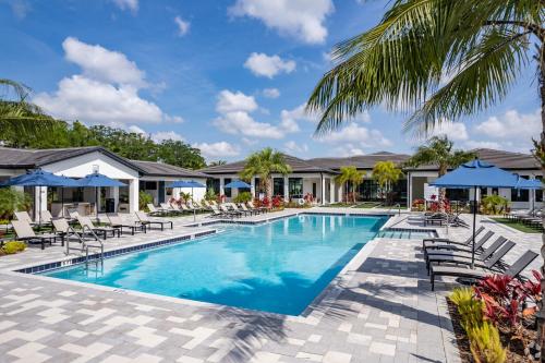 Pinnacle Apartments W Amenties by Heavenly Homes photo 30