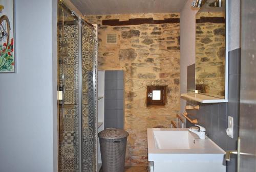 Koupelna v ubytování Vialard Haut piscine privée au nord de Sarlat