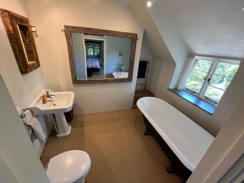 Et badeværelse på Purbeck - Dorset, Idyllic 4 Bed Thatched Cottage