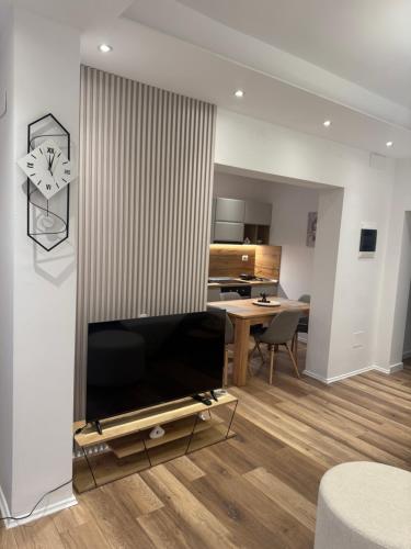 Sunset Horizon Apartments