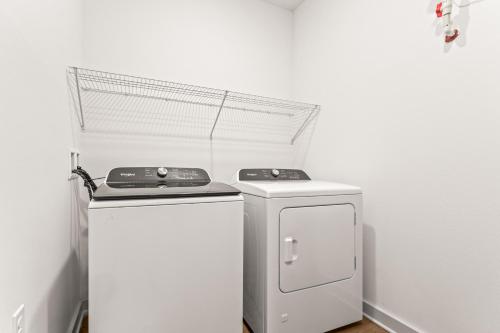 Adeline Apartments 15m to Parks, Pet Friendly, Free Parking by Heavenly Homes photo 32