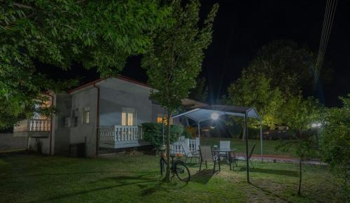 Foto Deppy's House κοντά στα λουτρά Πόζαρ 6