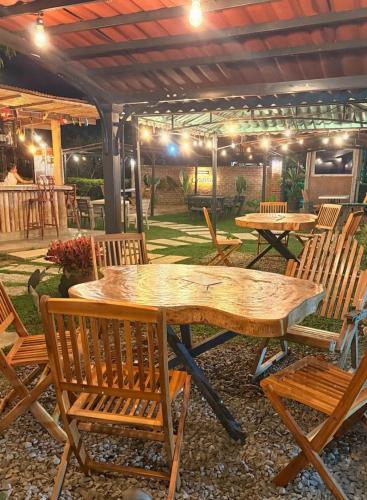 Hotel Campestre Campos Verdesにあるレストランまたは飲食店