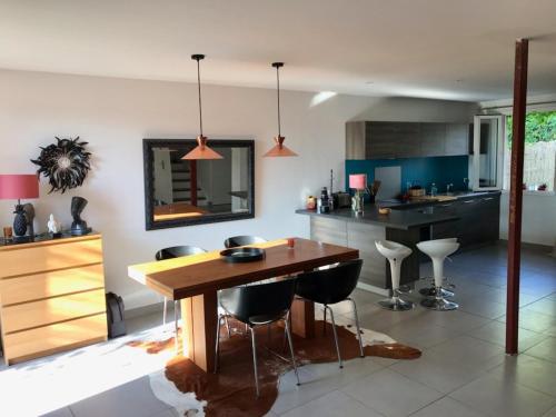 Maison entière avec jardin à 5 mn centre ville Aix en Provence