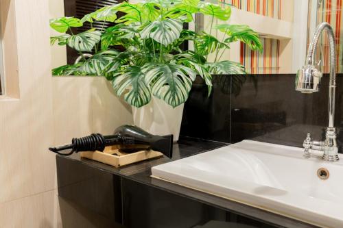 Ένα μπάνιο στο Ombra House No26