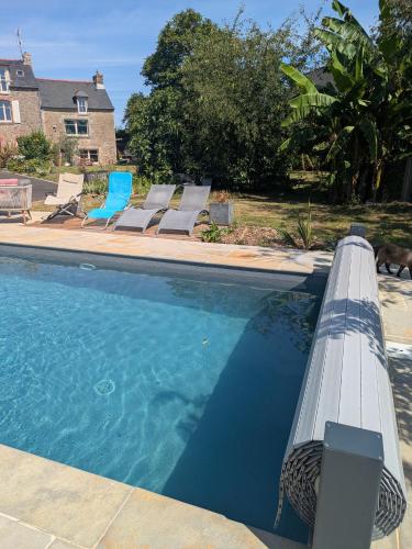 Maison 2 chambres - terrasse - piscine