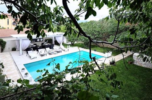 Apartments LUCA with swimming pool