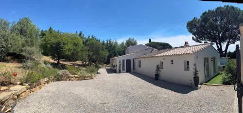 Bygningen som villaen ligger i