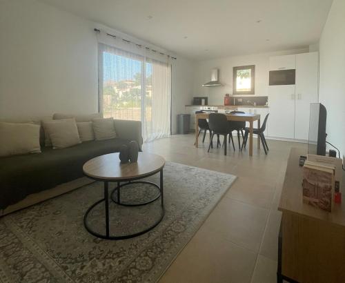 T2 Cosy dans le village de Piana