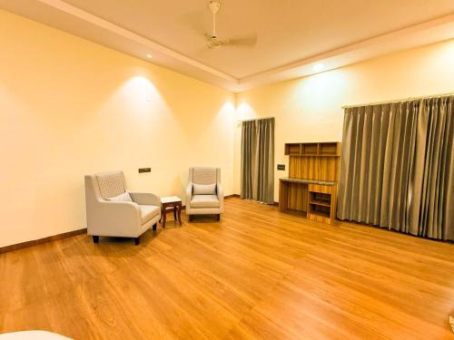 Gallery image of The Mahalwara Farm in Manesar