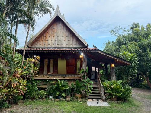 Taman di luar สวนถัง คันทรี่โอม