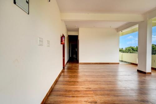 Gambar di galeri bagi Hotel O SRI SRINIVASA BOARDING & LODGING di Aivarkhandpur