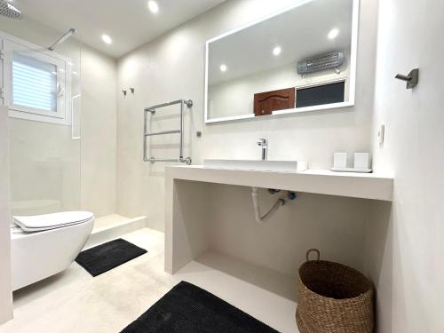 Ένα μπάνιο στο Apartamento playa 2 Fassers piscina Port Pollensa