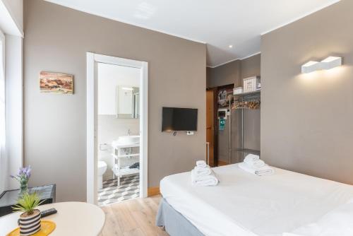 Double Pixel Apartments