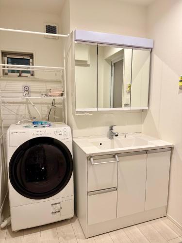 Entire house, 3 minutes on foot from Ekoda station, 2 stations by train to Harry Potter, direct access to Ikebukuro,Shinjuku,Shibuya,Roppongi