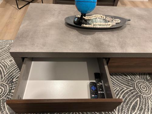 Gambar di galeri bagi Urban Oasis -Your Private Spotless Suite di Dieppe