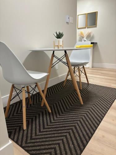 Gambar di galeri bagi Urban Oasis -Your Private Spotless Suite di Dieppe