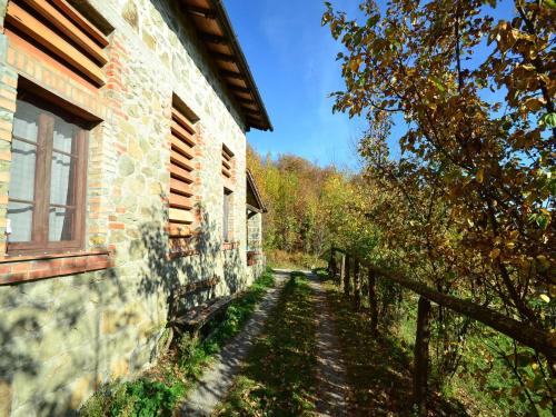 Jardín al aire libre en Tranquil Stone Chalet