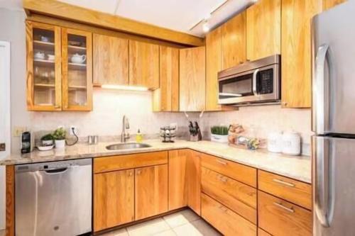 Η κουζίνα ή μικρή κουζίνα στο Signature Residences at Maui Banyan, SALE