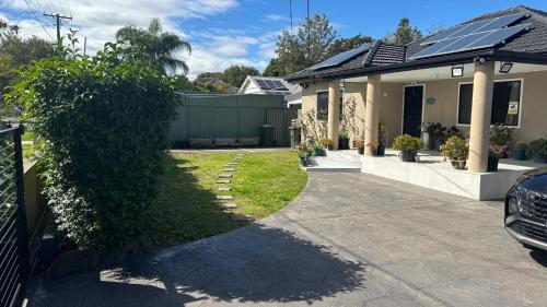Gambar di galeri bagi Granny flat di Guildford