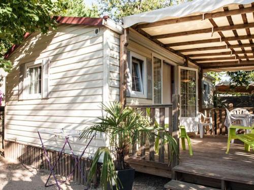 Mobil Home avec Terrasse pour 4 personnes à Ribes - API-1-52-447