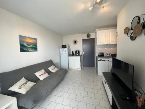 Appartement 2 pièces avec loggia vue canal, garage fermé et WIFI