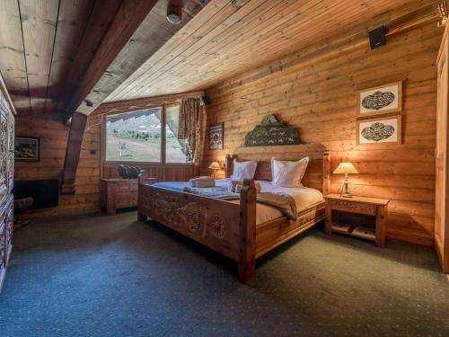 Giường trong phòng chung tại Duplex Courchevel 1850, skis aux pieds, 6 pers, parking inclus - FR-1-631-236