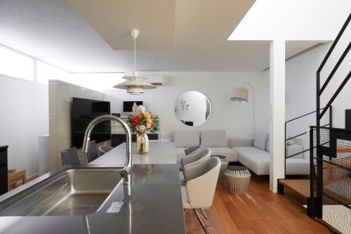 Luxury stay at Himonya House