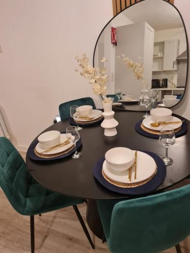 Gambar di galeri bagi Luxe Home To Rent Yeovil di Montacute