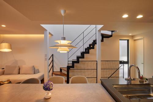 Luxury stay at Himonya House