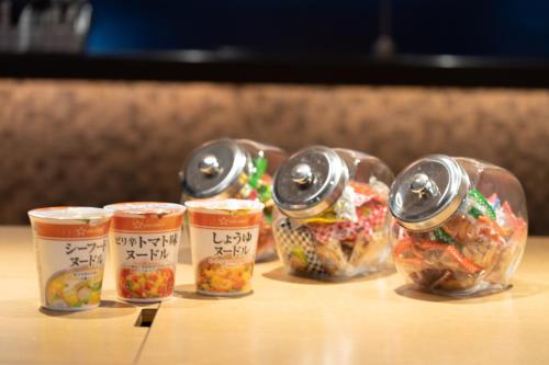 Makanan di atau berdekatan hotel