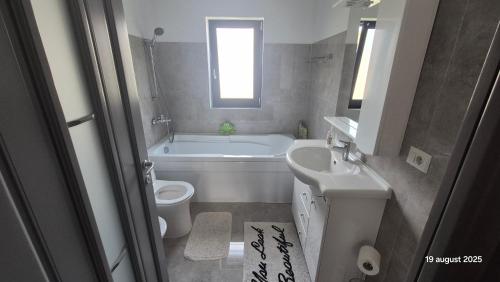 Ένα μπάνιο στο Casa Matei