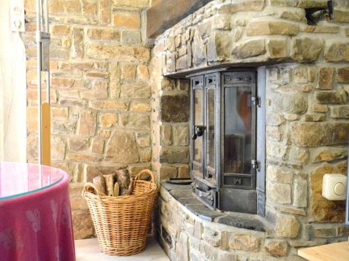 Imagen de la galería de Chalet in Bièvre for 9 Person, en Bièvre