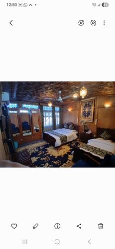 Фотография из галереи Young Beauty Star Houseboat в Сринагаре
