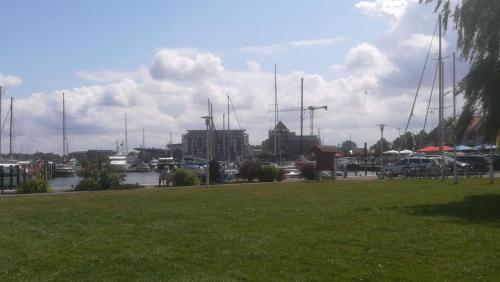 Fotografie z fotogalerie ubytování Cozy apartment in the Vinetastadt Barth v destinaci Barth