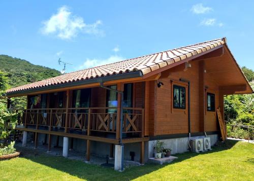 Bangunan di mana terletaknya rumah percutian