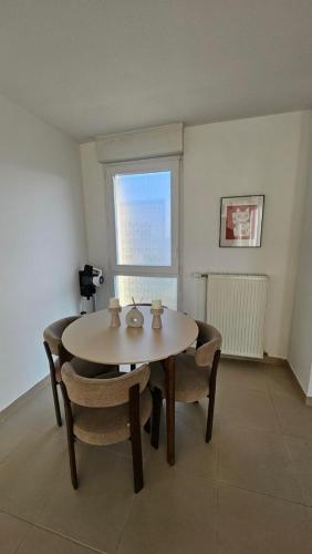 Charming 1 Bedroom Apartment with terrace air conditioning and private parking