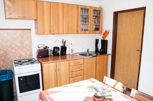 Dapur atau dapur kecil di Turisticka ubytovna Cakle