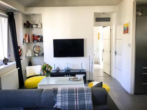 Charming T2 near Beach & Market, Charmant T2 tout près de la plage et du marché
