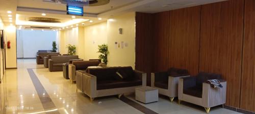 Posezení v ubytování فندق العليان الفضي Olyaan Silver Hotel