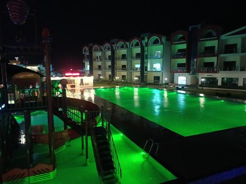 Bazén v ubytování Resort K Sea View Mandarmoni nebo v jeho okolí