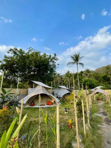 Ubuntu Glamping - Adult Campers Onlyにある庭