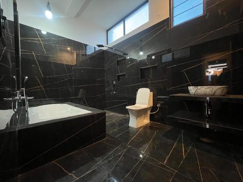 Un baño de Dragonfly Homes