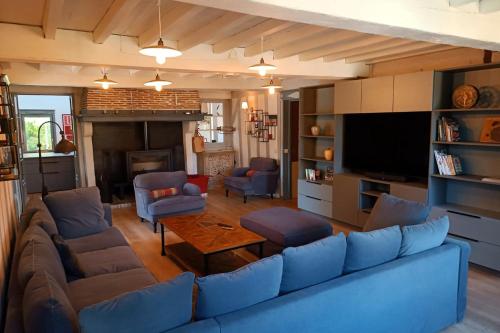Μια τηλεόραση ή/και κέντρο ψυχαγωγίας στο Villa 230 M2 With Garden Lac De Léon And Ocean