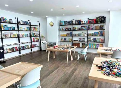 Perpustakaan di apartmen