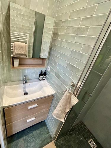 Beautiful new and comfortable studio 10min from Montmartre