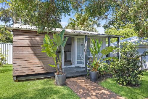 Discover Lambeth Walk Beach Homeにある庭