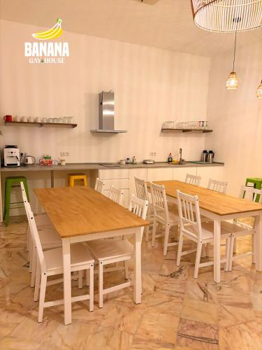 Kuchyň nebo kuchyňský kout v ubytování Banana Gay House - Only Men