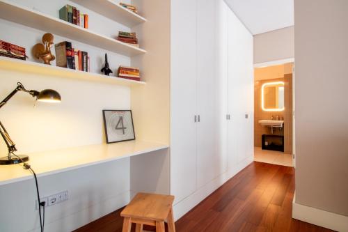 Cardosas Bright Studio by LovelyStay
