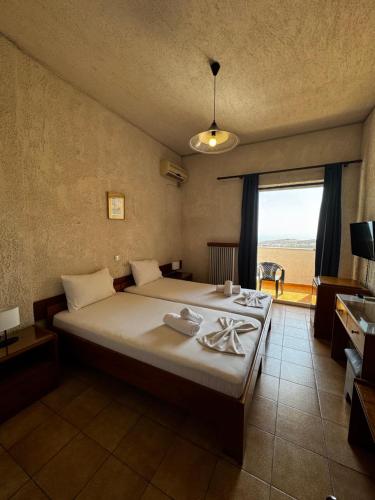 Gallery image of Sariza Spring Hotel in Andros